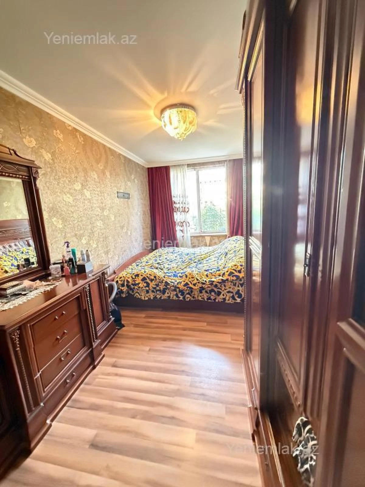 Satılır 2 otaqlı köhnə tikili 55 m²