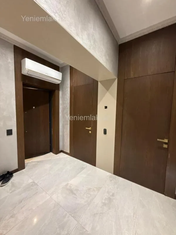 Satılır 3 otaqlı yeni tikili 90 m²