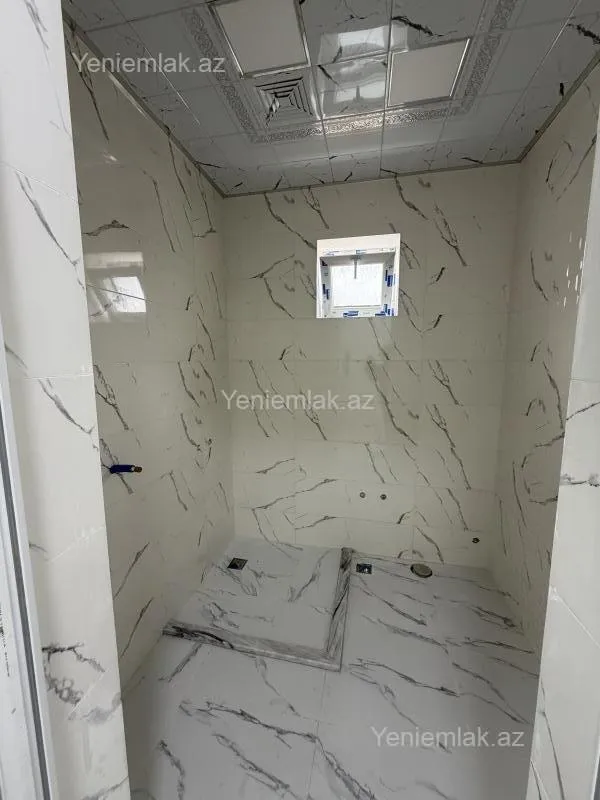 Satılır 10 otaqlı həyət evi 300 m²