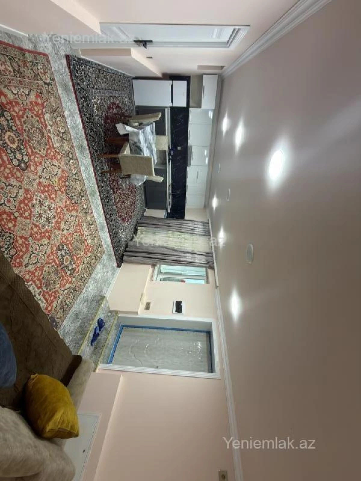 Satılır 10 otaqlı həyət evi 300 m²