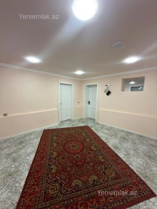 Satılır 10 otaqlı həyət evi 300 m²