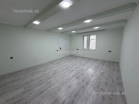 Satılır 10 otaqlı həyət evi 300 m²