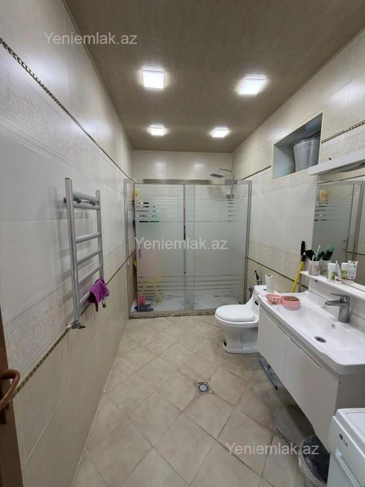 Satılır 10 otaqlı həyət evi 300 m²
