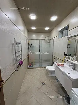Satılır 10 otaqlı həyət evi 300 m²