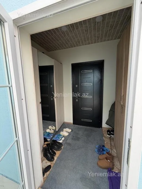 Satılır 10 otaqlı həyət evi 300 m²