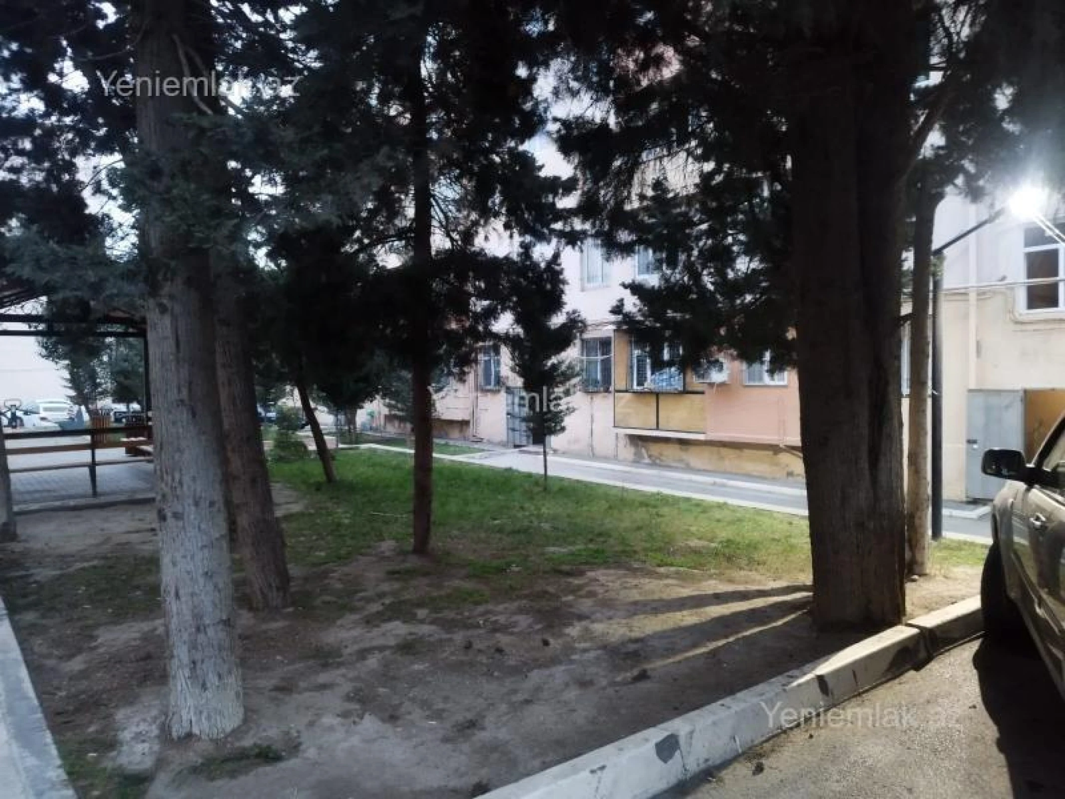 Satılır 2 otaqlı köhnə tikili 55 m²