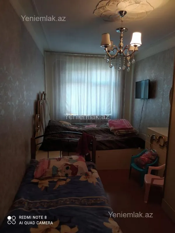 Satılır 2 otaqlı köhnə tikili 54 m²