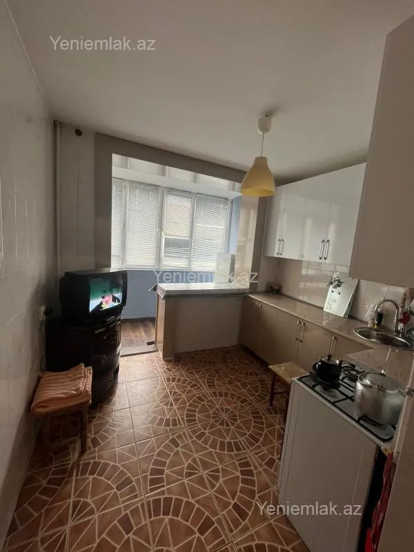 Satılır 2 otaqlı köhnə tikili 54 m²