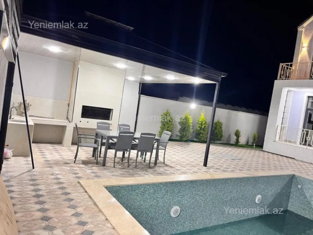 Satılır 5 otaqlı həyət evi 300 m²
