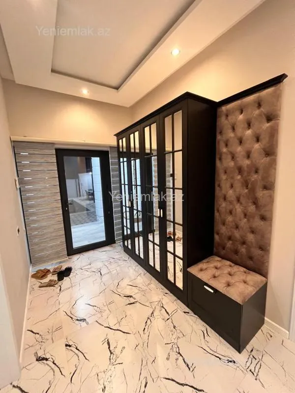 Satılır 5 otaqlı həyət evi 300 m²