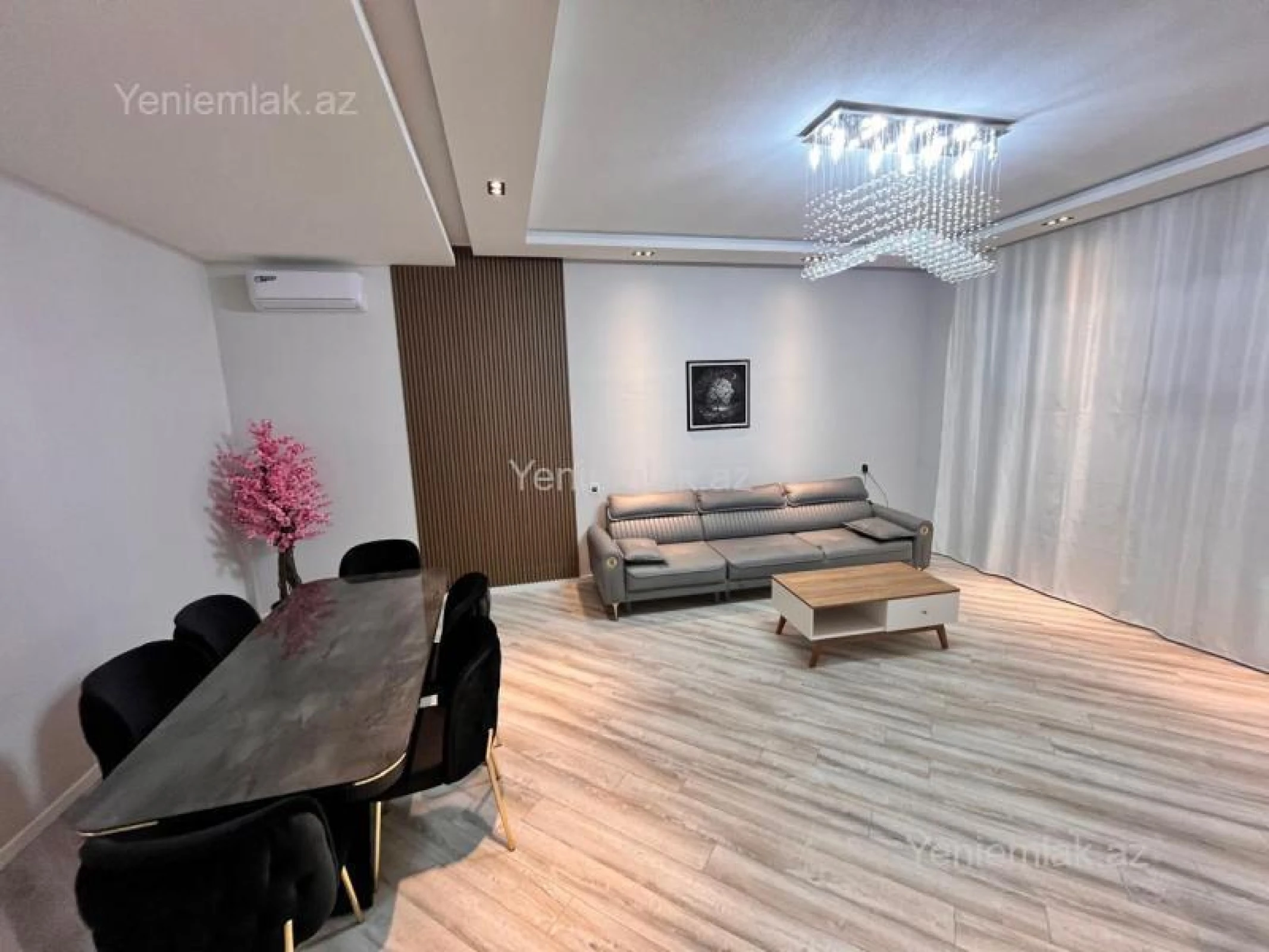 Satılır 5 otaqlı həyət evi 300 m²