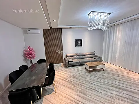 Satılır 5 otaqlı həyət evi 300 m²