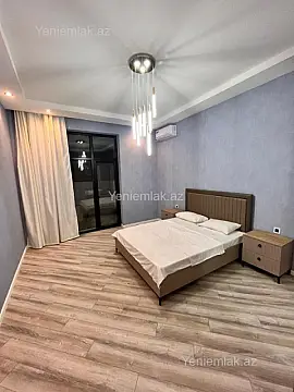 Satılır 5 otaqlı həyət evi 300 m²