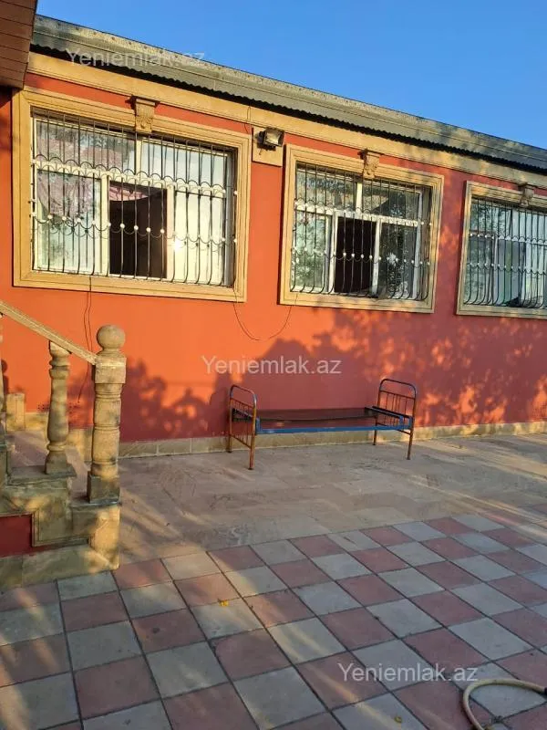 Satılır 3 otaqlı həyət evi 180 m²