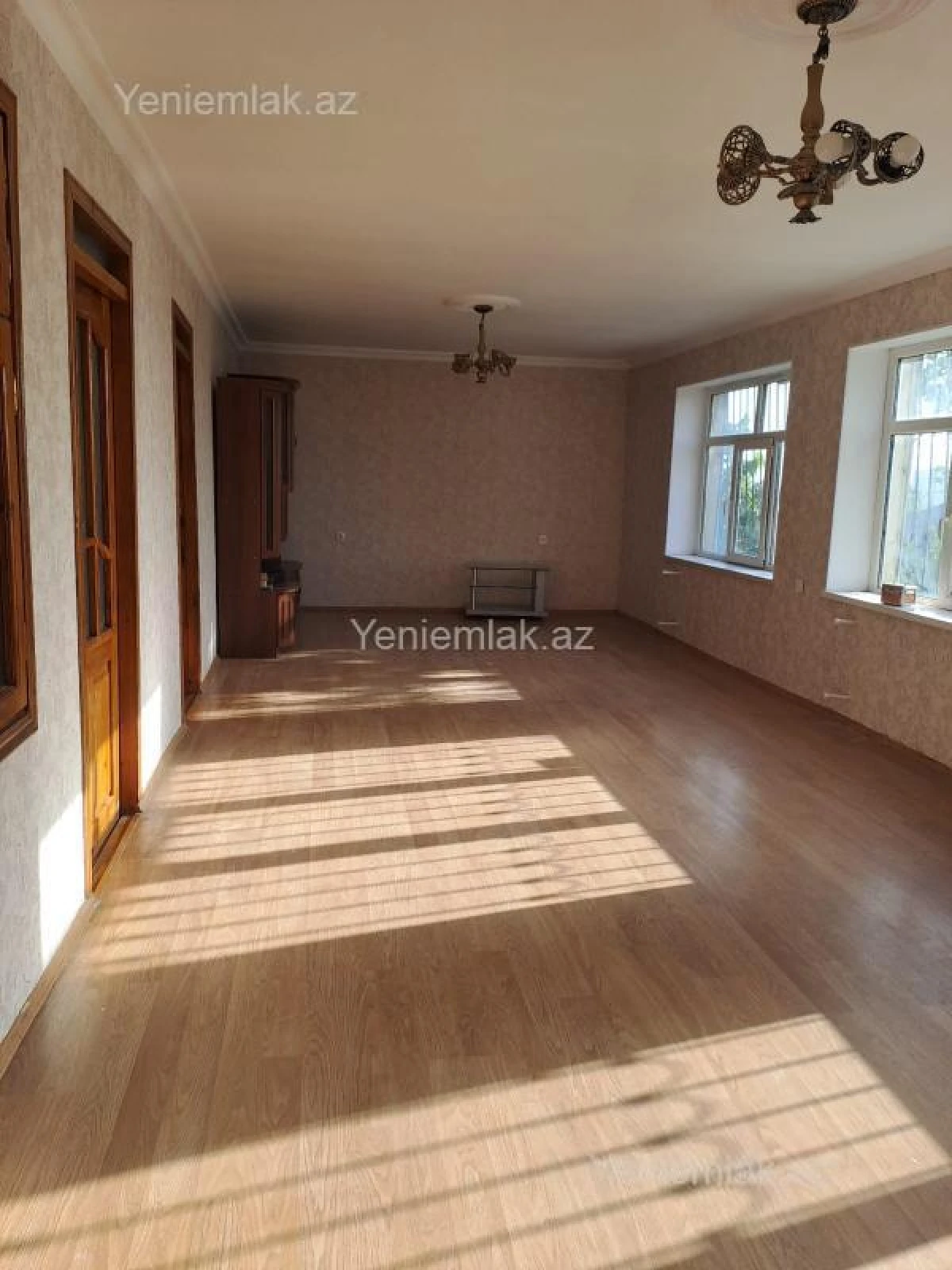 Satılır 3 otaqlı həyət evi 180 m²