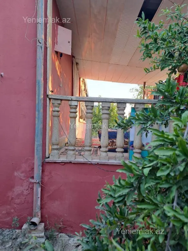 Satılır 3 otaqlı həyət evi 180 m²