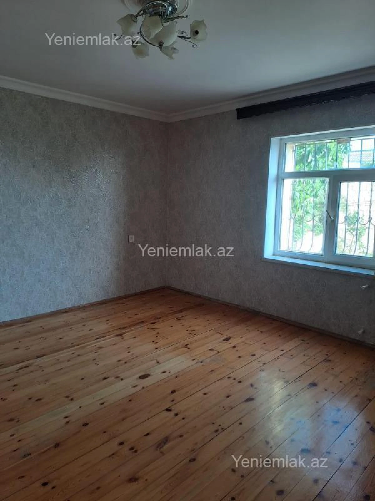Satılır 3 otaqlı həyət evi 180 m²