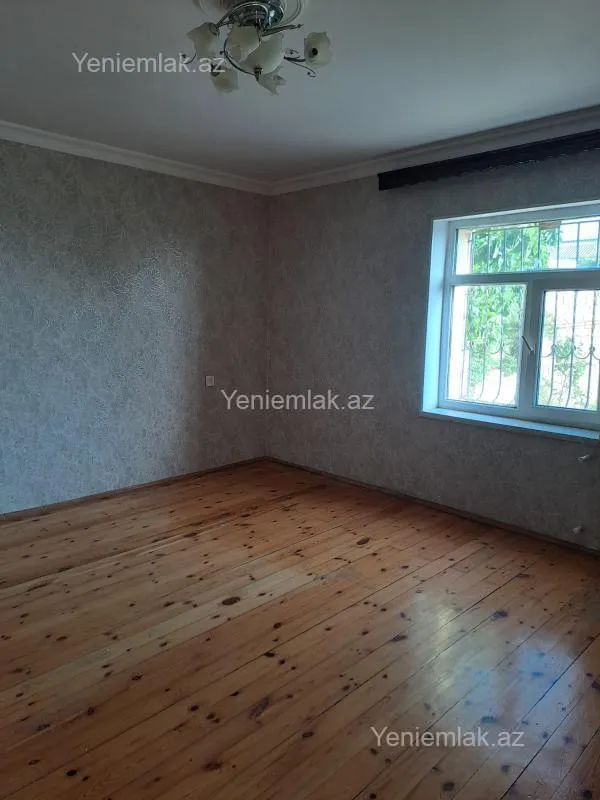 Satılır 3 otaqlı həyət evi 180 m²
