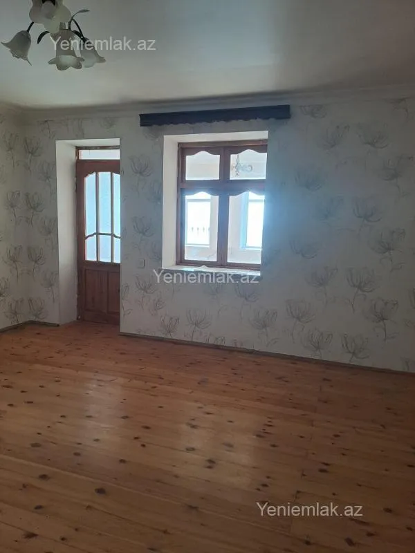 Satılır 3 otaqlı həyət evi 180 m²
