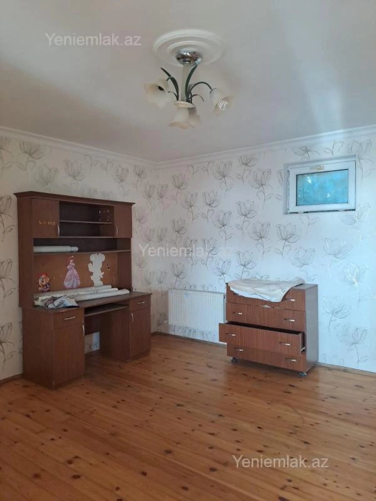 Satılır 3 otaqlı həyət evi 180 m²