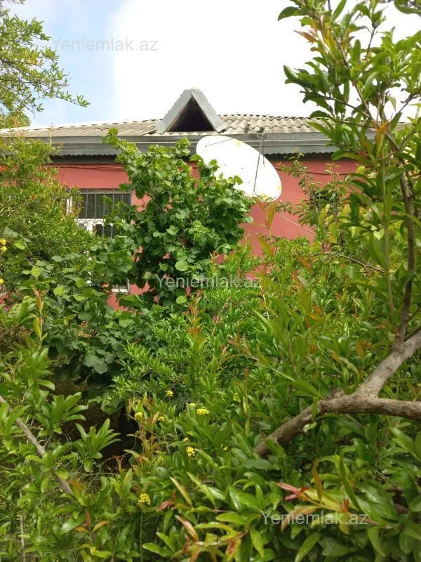 Satılır 3 otaqlı həyət evi 180 m²