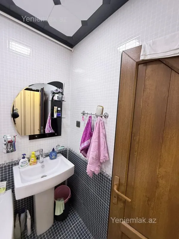 Satılır 3 otaqlı köhnə tikili 70 m²