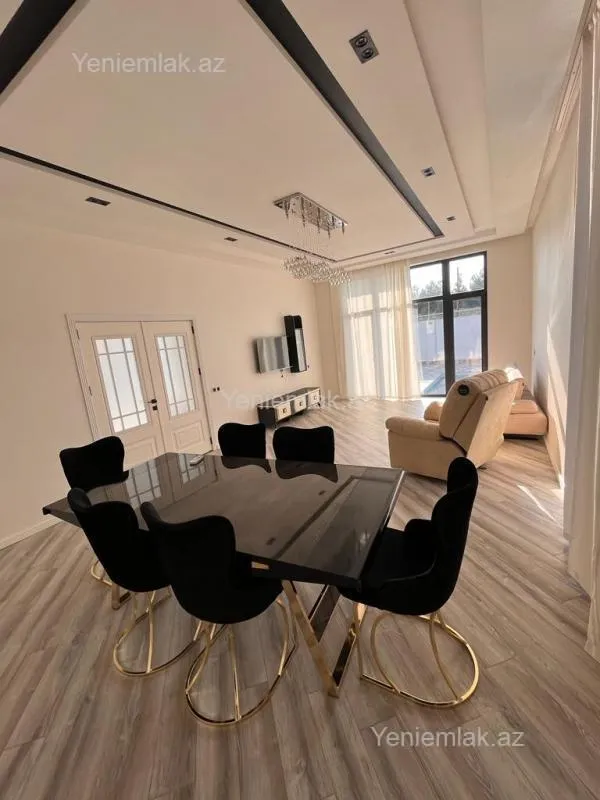 Satılır 5 otaqlı həyət evi 300 m²