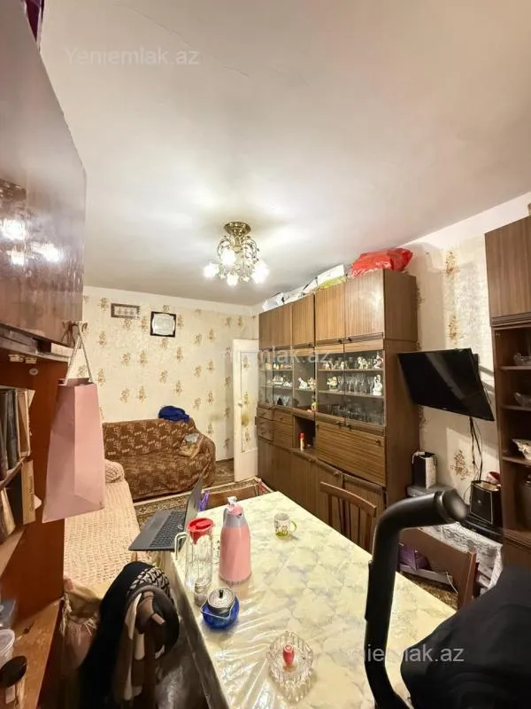 Satılır 2 otaqlı köhnə tikili 60 m²