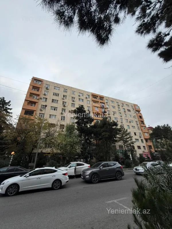 Satılır 2 otaqlı köhnə tikili 60 m²
