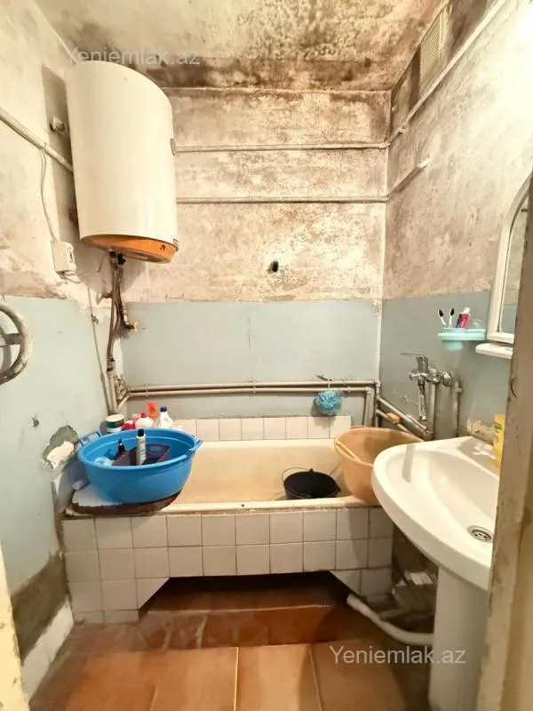 Satılır 2 otaqlı köhnə tikili 60 m²