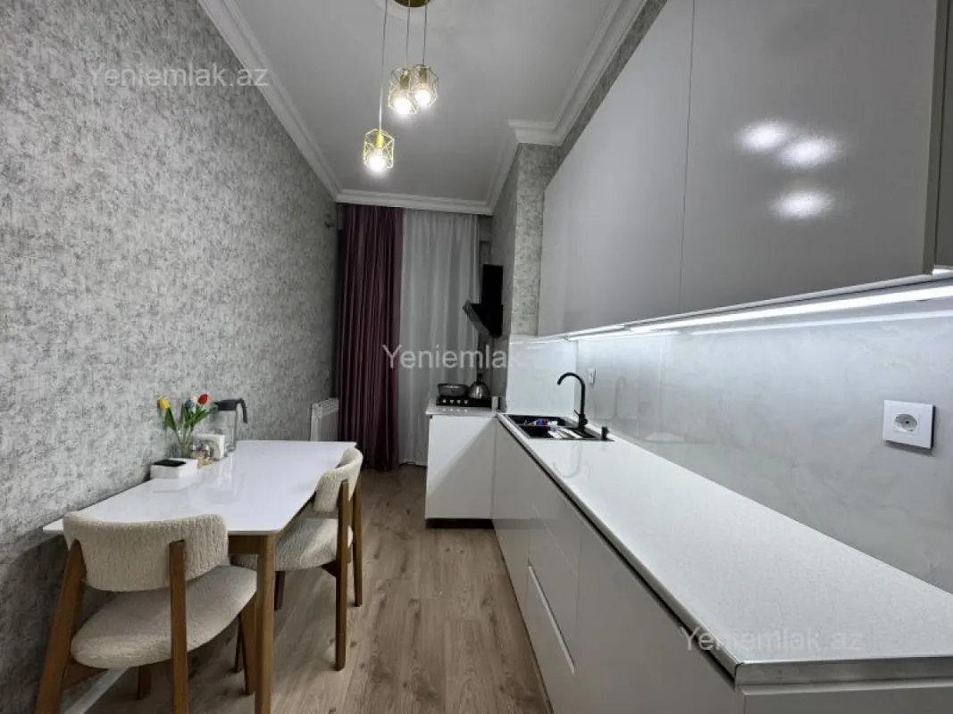 Satılır 3 otaqlı yeni tikili 105 m²