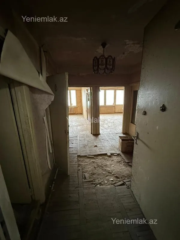 Satılır 2 otaqlı köhnə tikili 52 m²