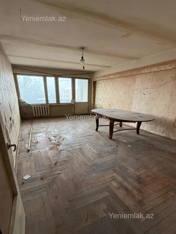 Satılır 2 otaqlı köhnə tikili 52 m²