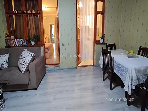 Satılır 3 otaqlı köhnə tikili 70 m²
