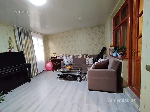 Satılır 3 otaqlı köhnə tikili 70 m²