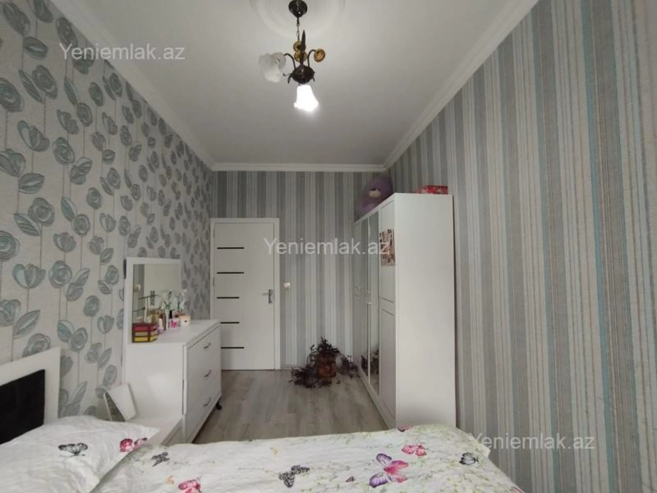 Satılır 3 otaqlı köhnə tikili 70 m²