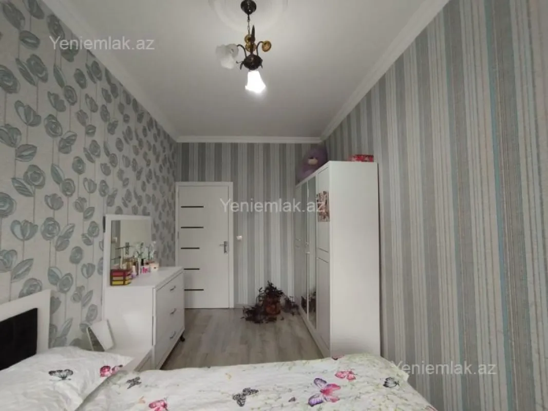 Satılır 3 otaqlı köhnə tikili 70 m²