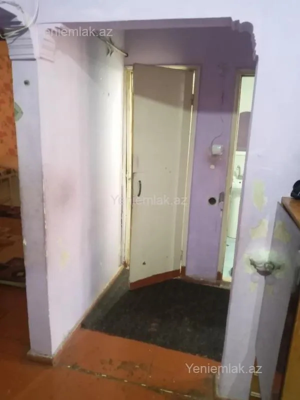 Satılır 2 otaqlı köhnə tikili 60 m²