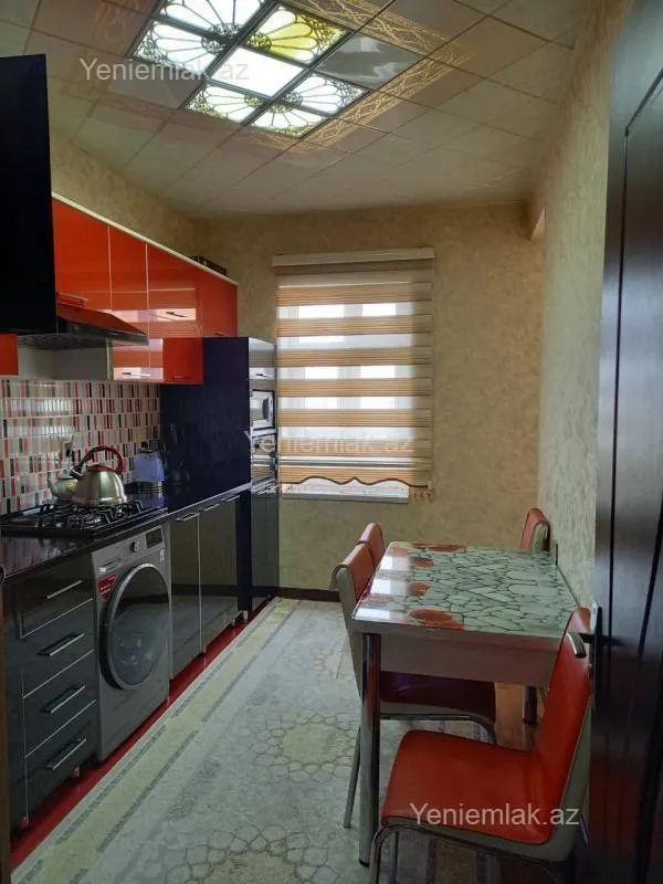 Satılır 3 otaqlı köhnə tikili 75 m²