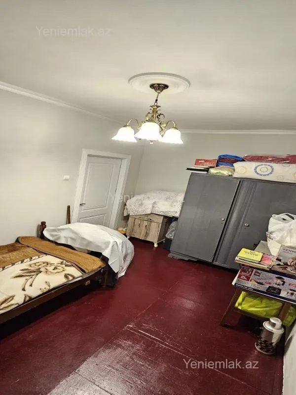 Satılır 4 otaqlı köhnə tikili 90 m²