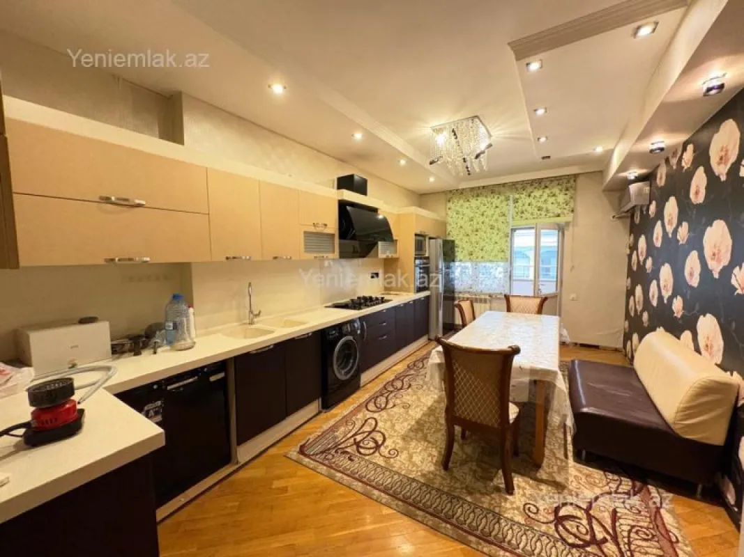 Satılır 3 otaqlı yeni tikili 156 m²