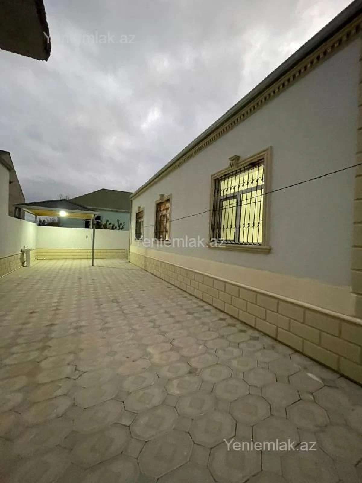Satılır 4 otaqlı həyət evi 145 m²