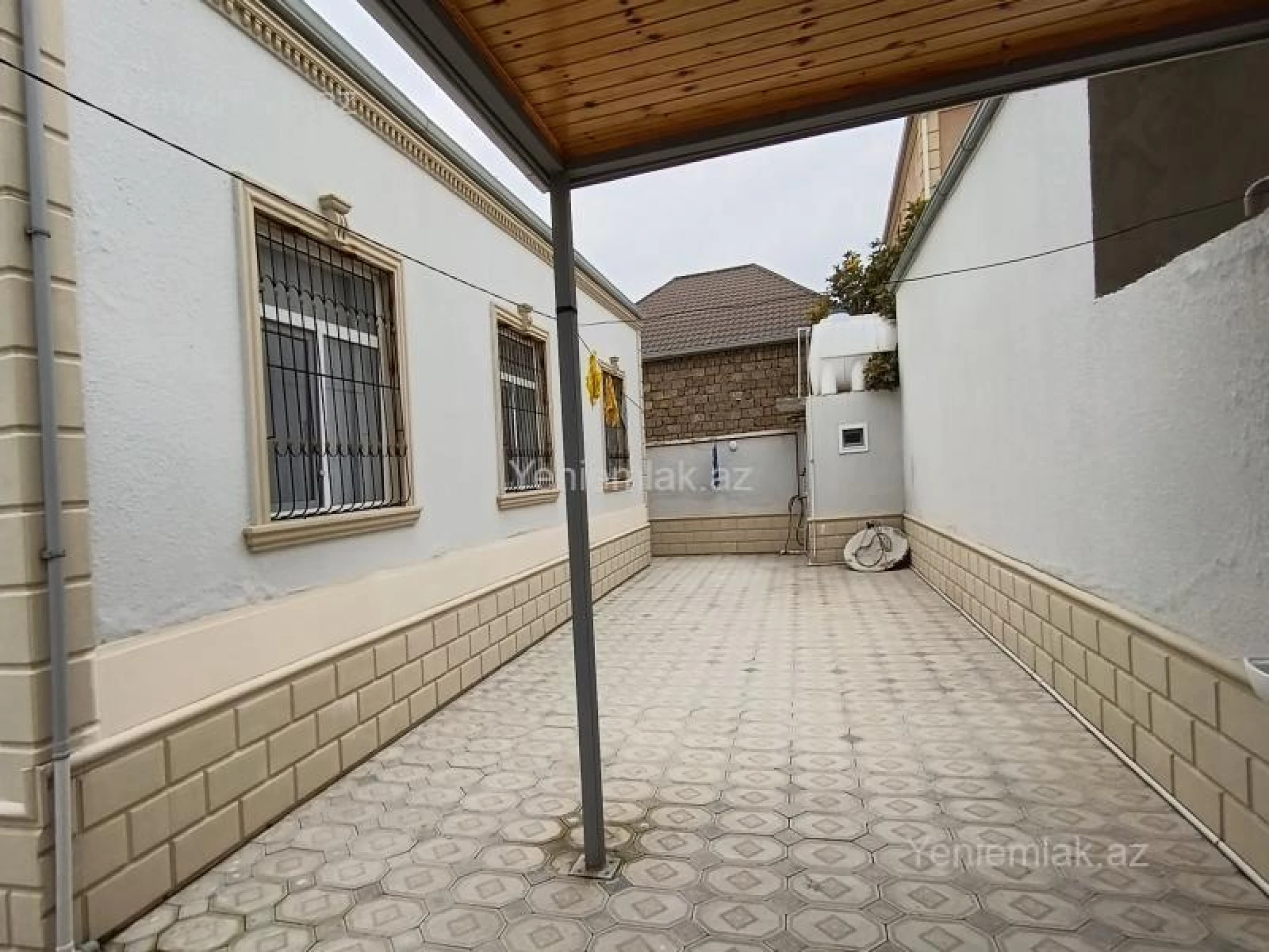 Satılır 4 otaqlı həyət evi 145 m²