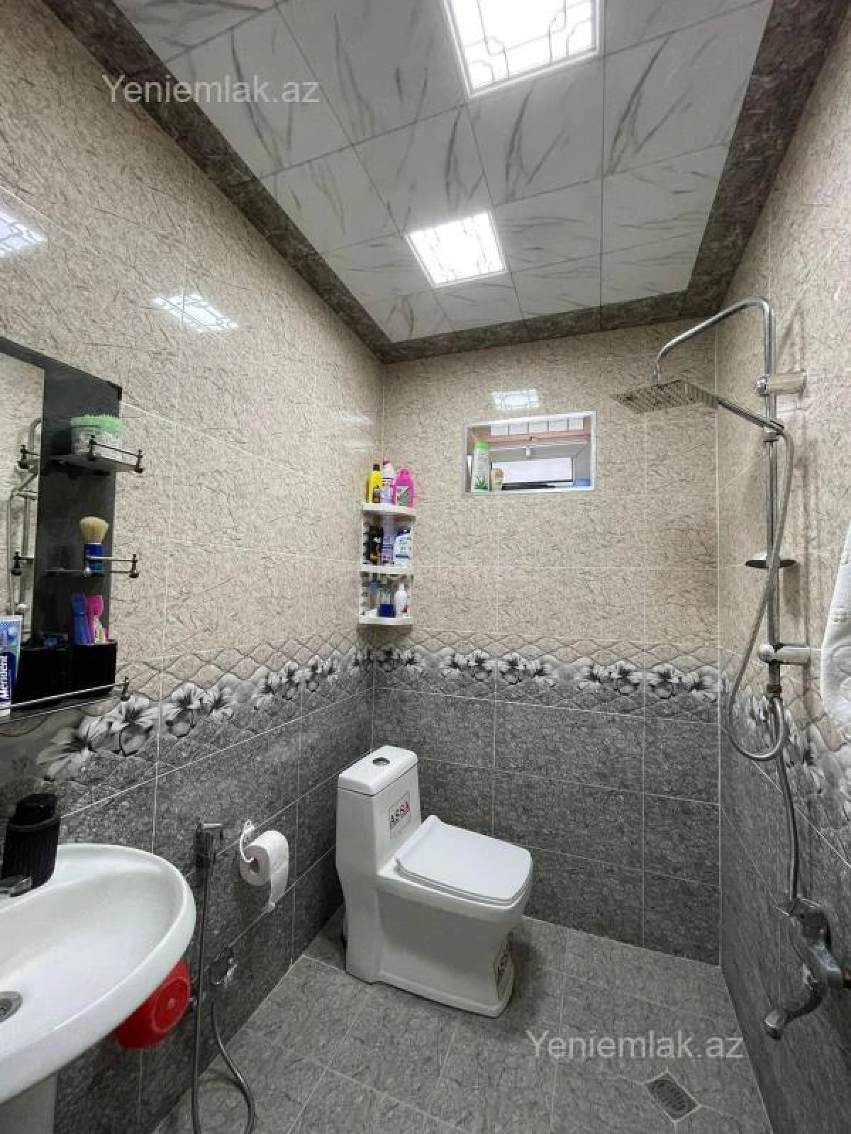 Satılır 4 otaqlı həyət evi 145 m²
