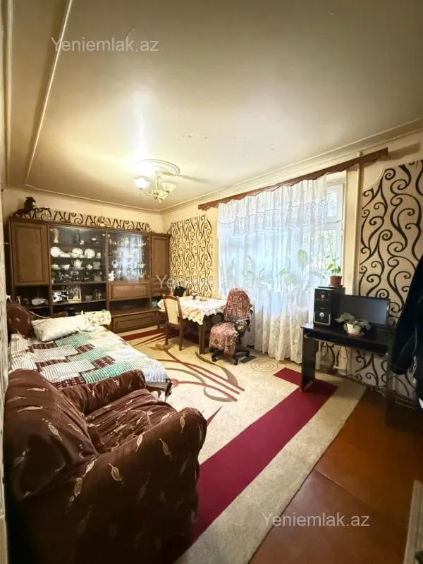 Satılır 2 otaqlı köhnə tikili 65 m²