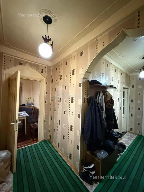 Satılır 2 otaqlı köhnə tikili 65 m²