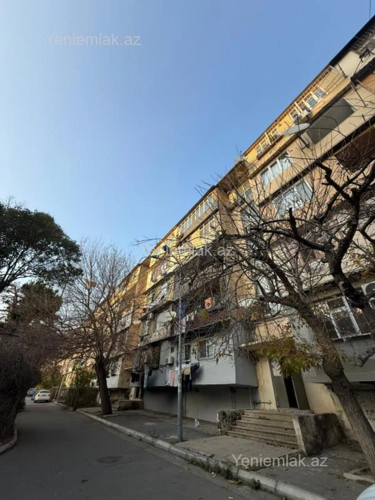 Satılır 2 otaqlı köhnə tikili 65 m²