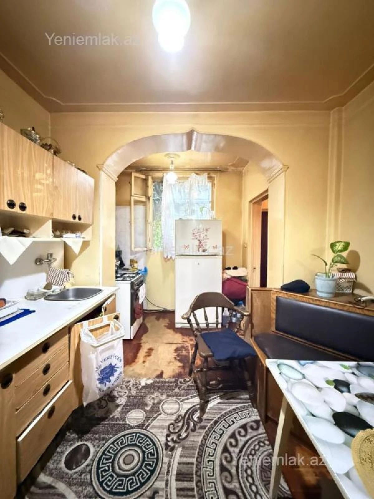 Satılır 2 otaqlı köhnə tikili 65 m²