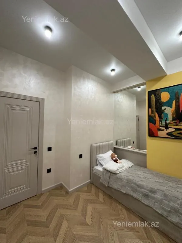 Satılır 3 otaqlı yeni tikili 70 m²