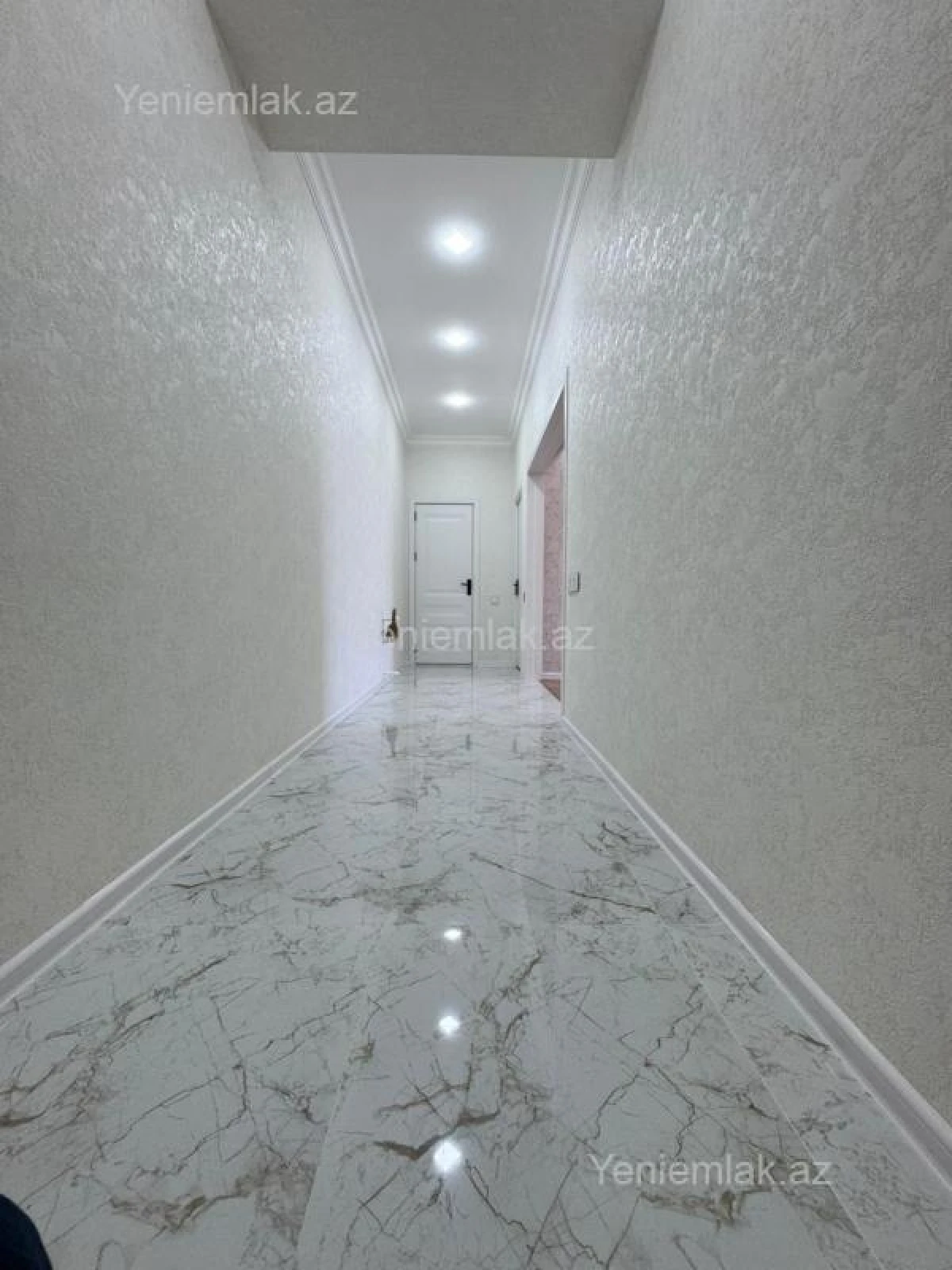 Satılır 2 otaqlı yeni tikili 63 m²